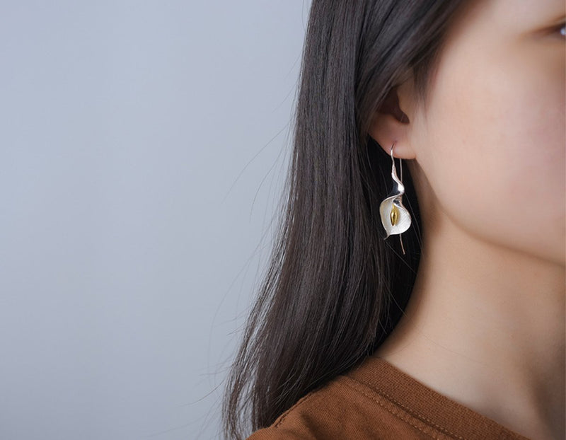 Calla Lily Flower Dangle Earrings Earring - FaunaFloral