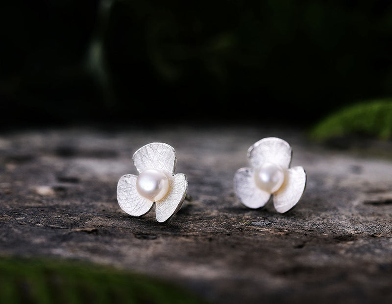 Pearl Clover Earring