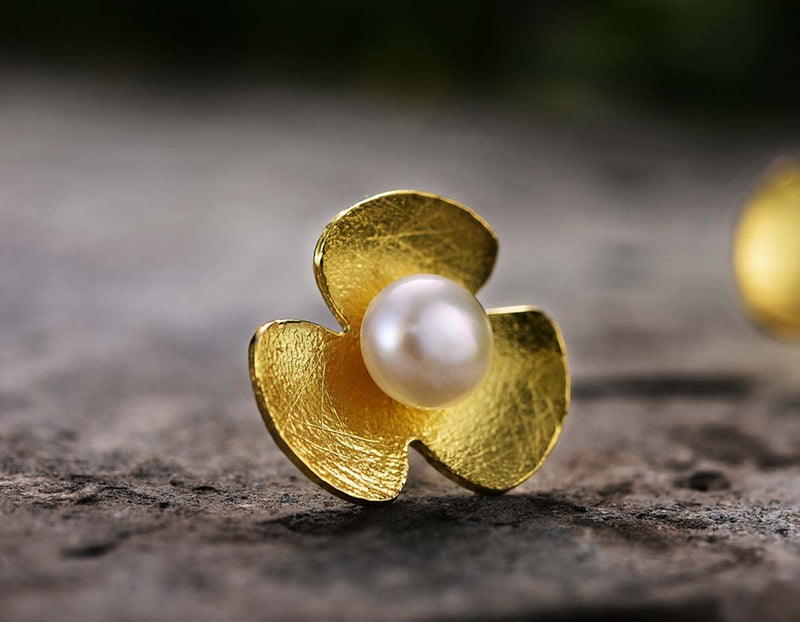 Pearl Clover Earring