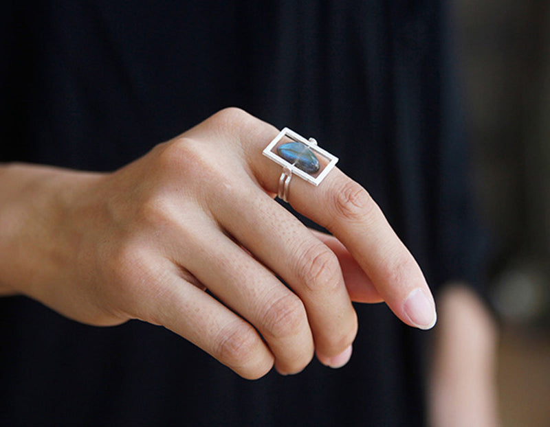 Rotatable Labradorite Ring