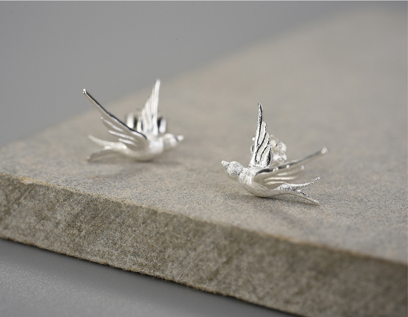 Swallow Willow Stud Earrings