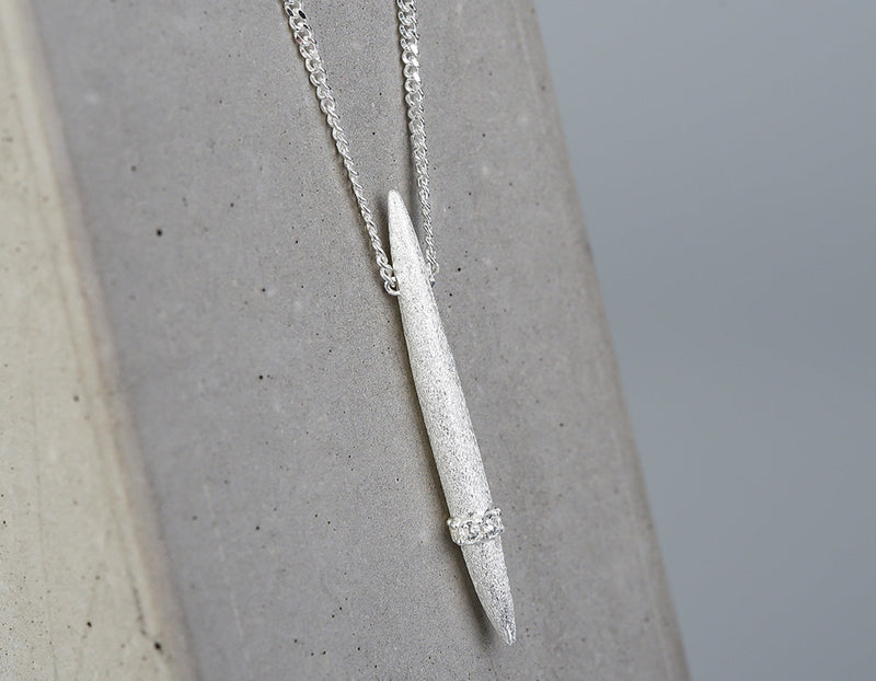 Needle Verticle Necklace