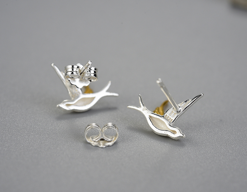 Swallow Willow Stud Earrings