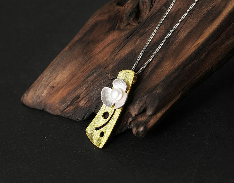 Pearl Clover Pendant