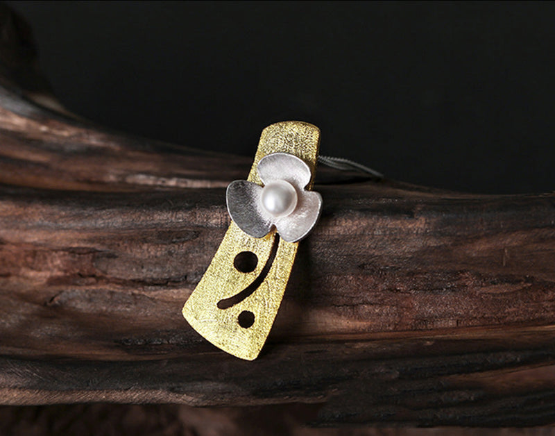 Pearl Clover Pendant