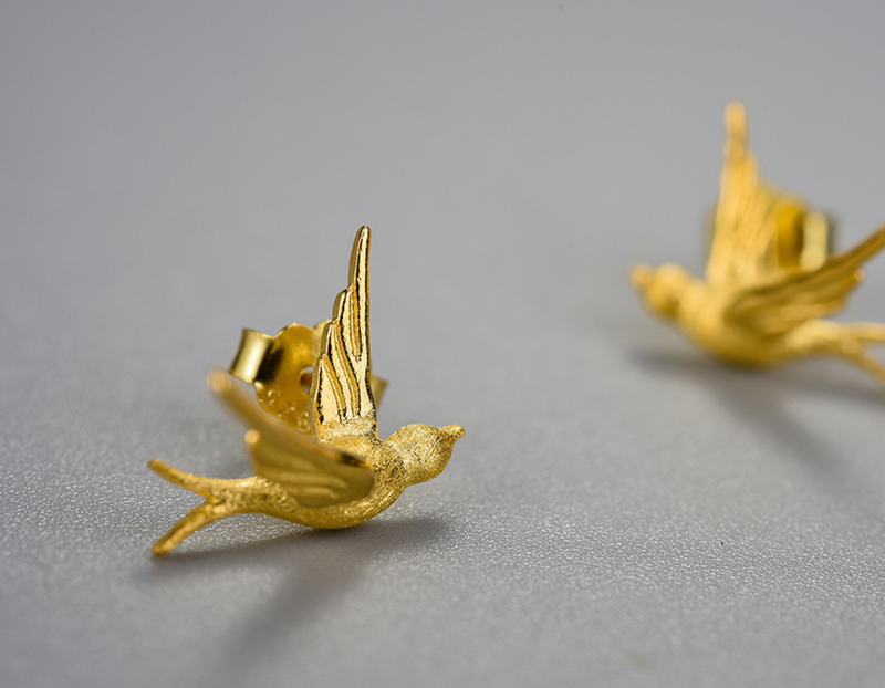 Swallow Willow Stud Earrings