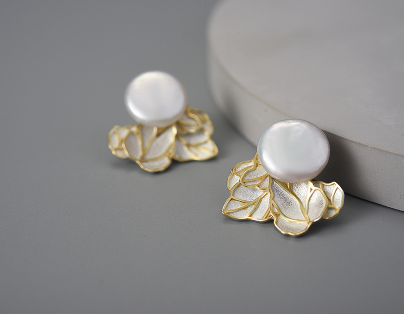 Pearl Leaves Stud Earrings